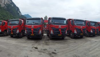 專業(yè)服務，成就大客戶，玉柴機電交付10臺乘龍自卸車